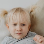 Stitichezza nei bambini: rimedi naturali e consigli pratici per un sollievo rapido