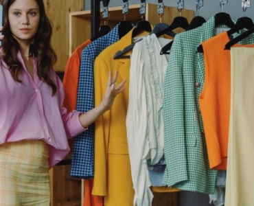 Armadio Smart: Idee di Look Versatili con Pochi Capi