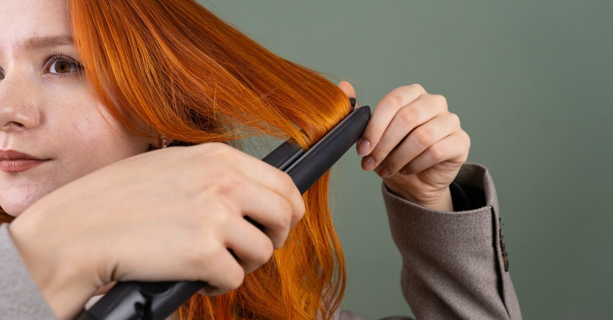Capelli Lisci da Sogno: la Routine Quotidiana per una Chioma Setosa e Senza Crespo
