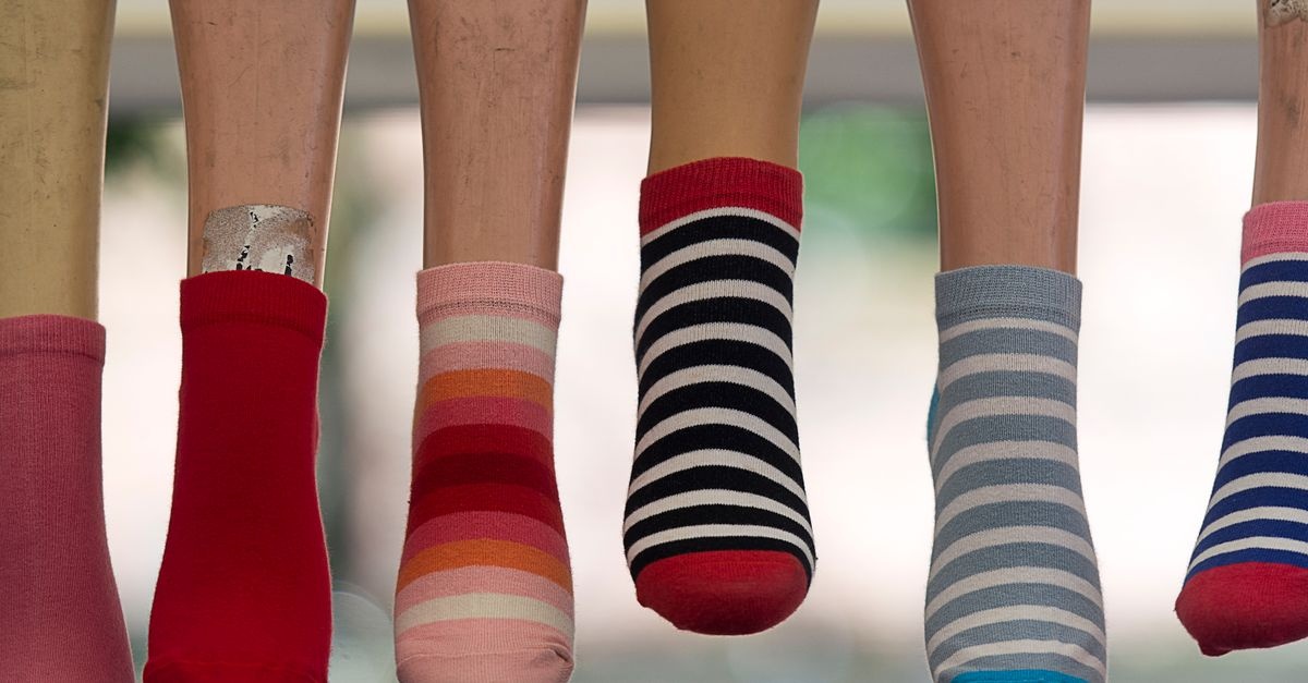 Calze che Fanno la Differenza: Idee di Outfit Colorati per Ogni Occasione