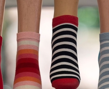 Calze che Fanno la Differenza: Idee di Outfit Colorati per Ogni Occasione
