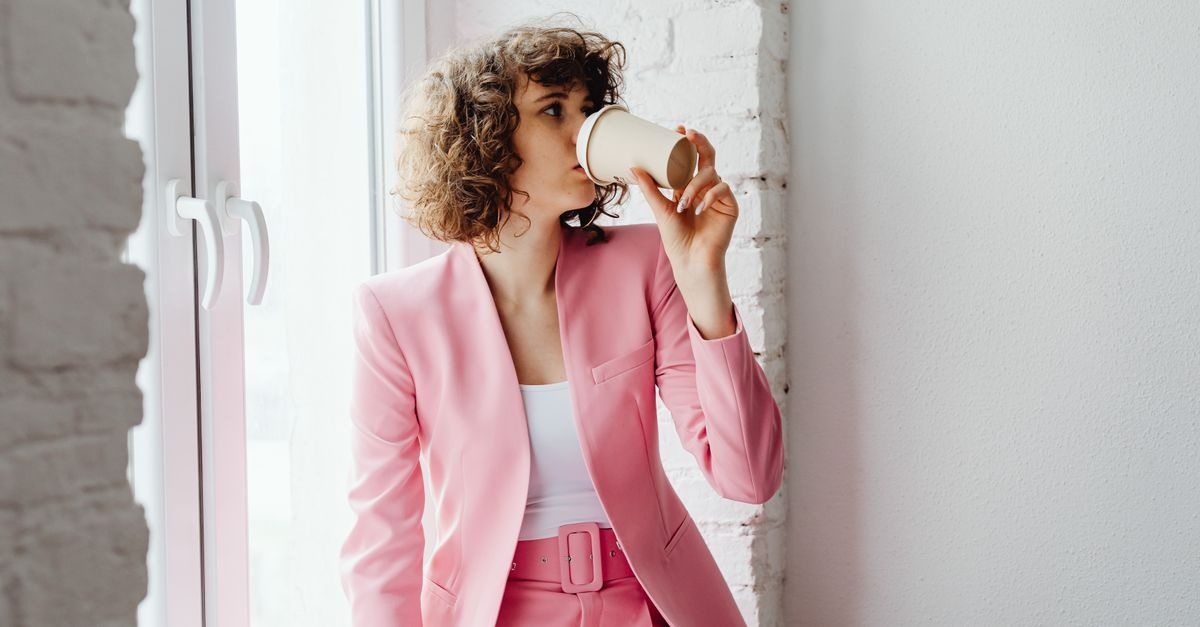 Casual Chic in Ufficio: 10 Idee di Look Comodi ma Sempre Professionali