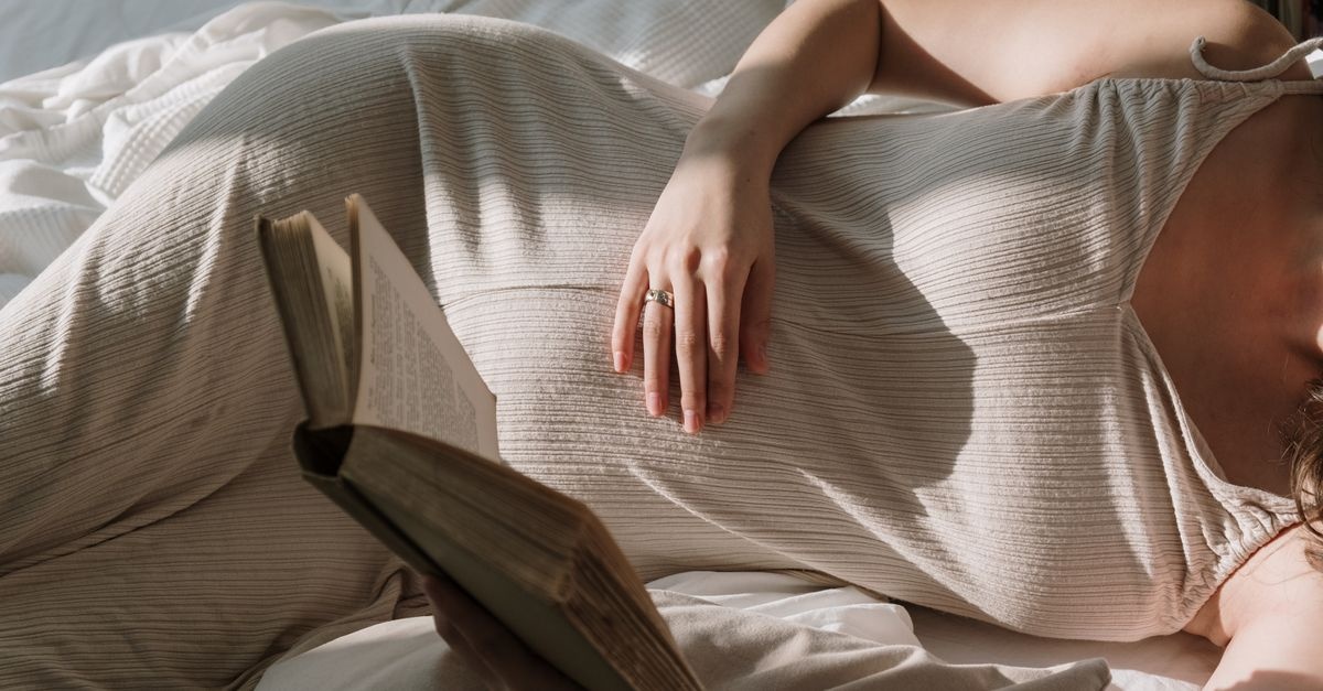 Dormire bene in dolce attesa: consigli pratici per migliorare il riposo durante la gravidanza