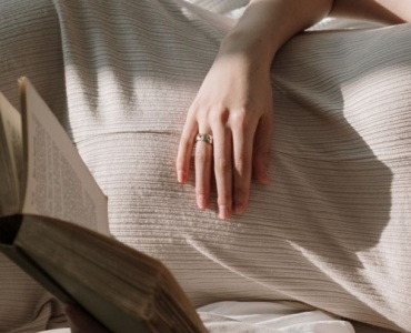 Dormire bene in dolce attesa: consigli pratici per migliorare il riposo durante la gravidanza