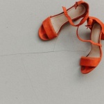 Eleganza quotidiana: i sandali dal tacco basso che valorizzano ogni look