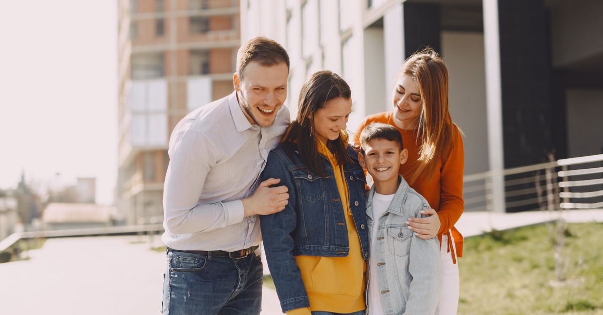 Look Coordinati per il Pranzo in Famiglia: Idee Chic e Comode per Tutti