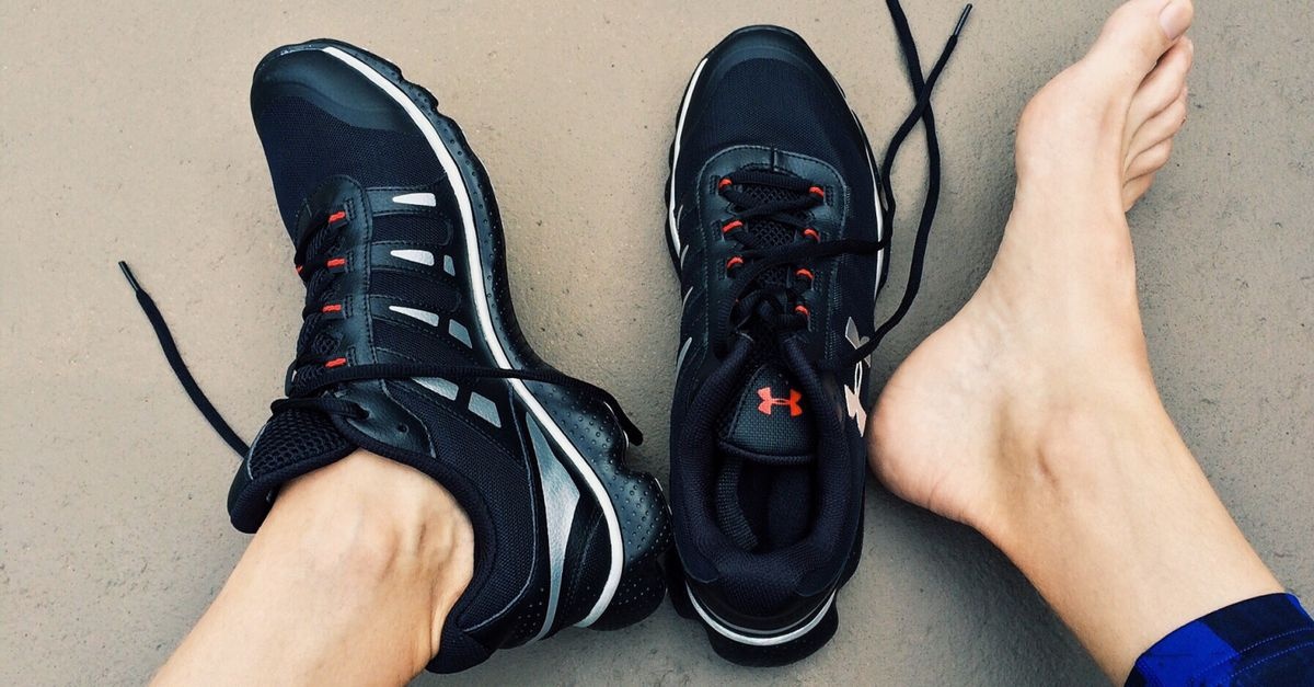 Comfort senza compromessi: come scegliere le scarpe perfette per piedi larghi