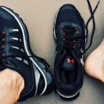 Comfort senza compromessi: come scegliere le scarpe perfette per piedi larghi