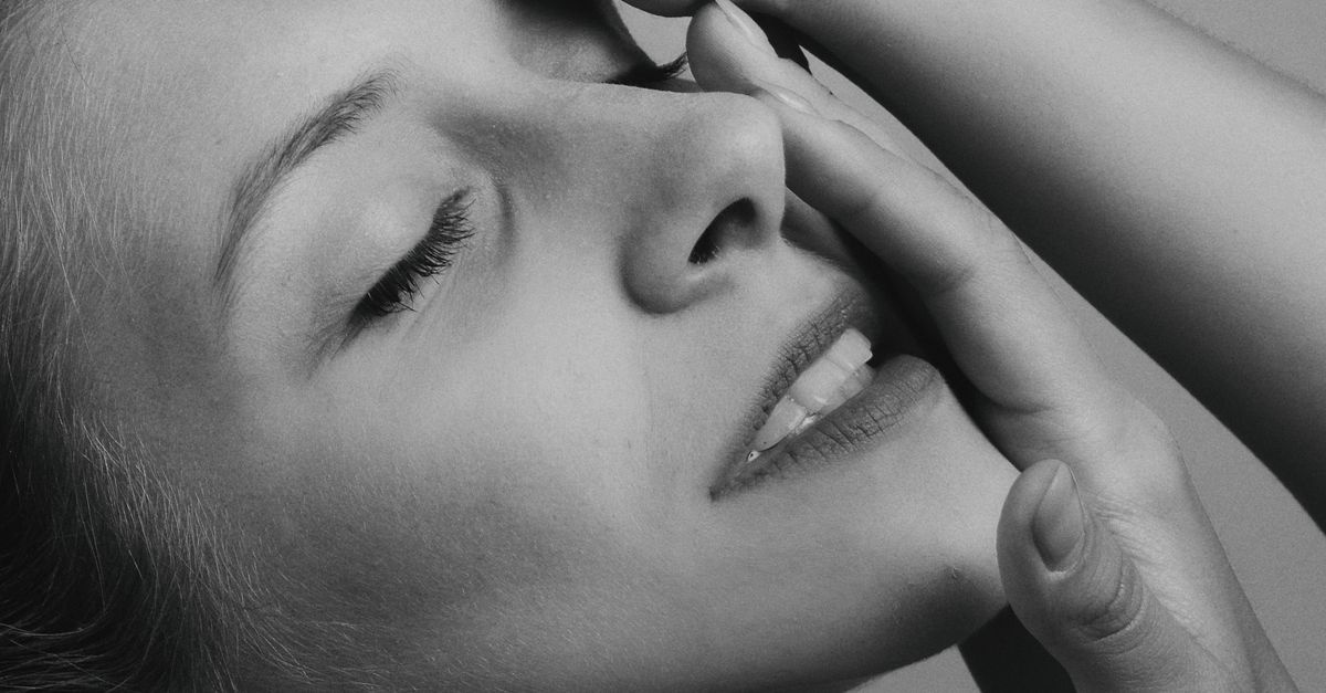Ormoni in Movimento: Come il Ciclo Influisce sulla Tua Pelle (e Come Prendertene Cura)