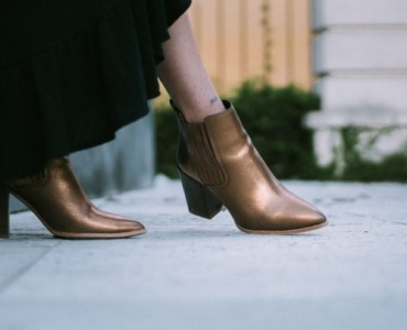 Come Abbinare le Scarpe alla Gonna Midi: Idee Chic per Ogni Occasione