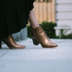 Come Abbinare le Scarpe alla Gonna Midi: Idee Chic per Ogni Occasione